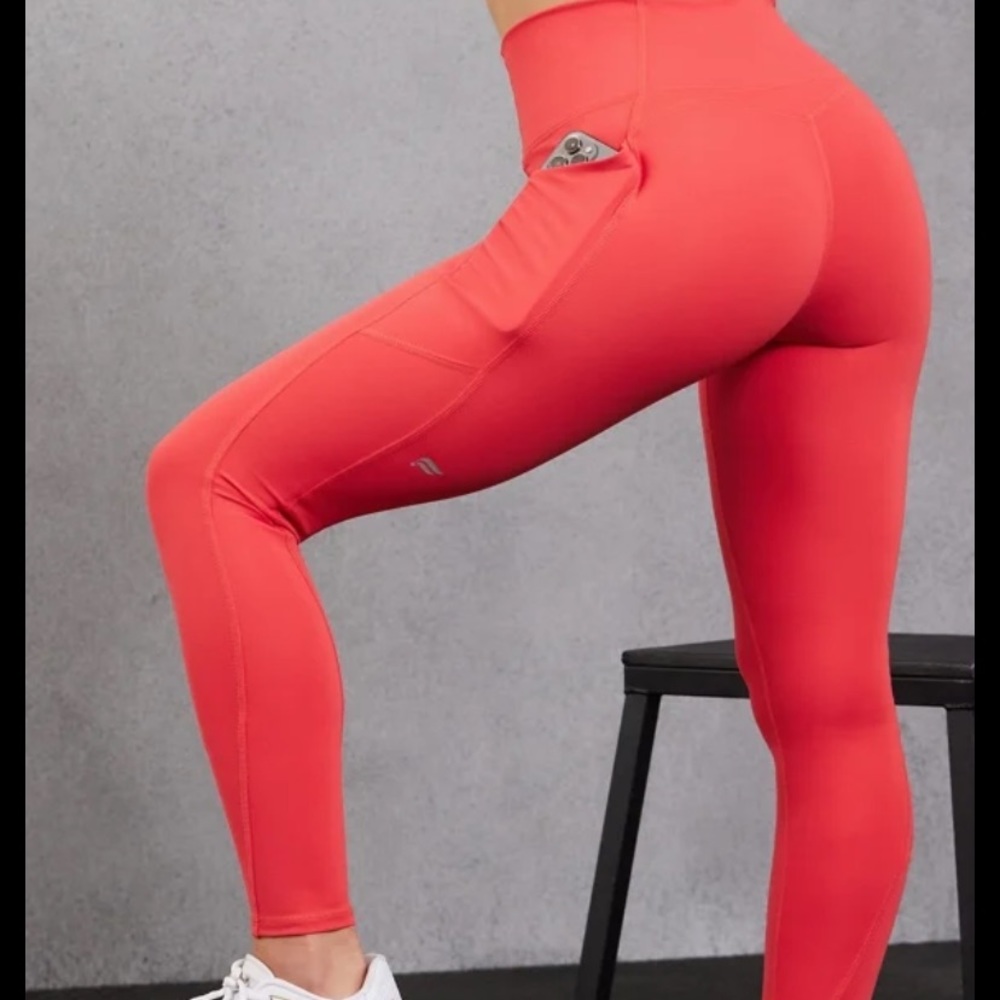 Fabletics PureLuxe hot pink leggings